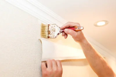 Pose de papier peint à Rânes — revêtements muraux et toiles de verre